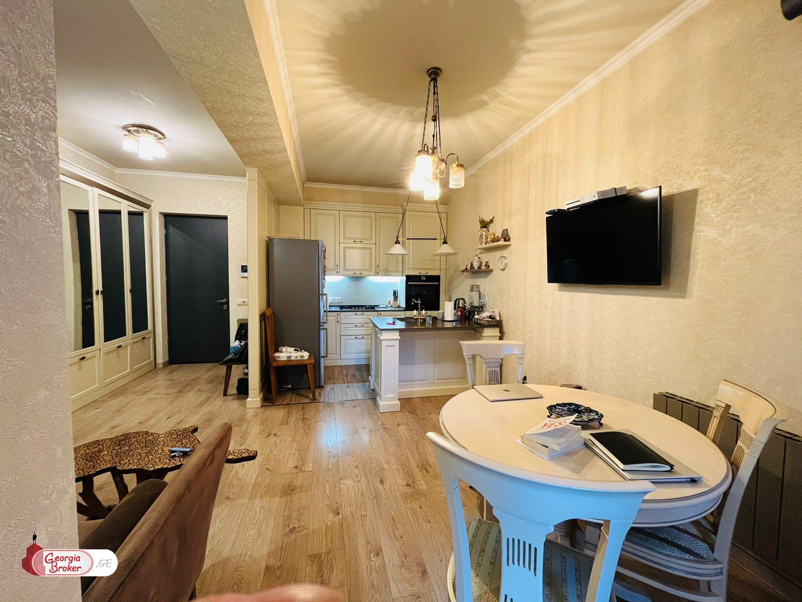 продается квартира с новым ремонтом 3-комнаты